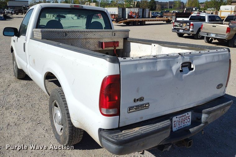 image for item LL9099 2006 Ford F250 Super Duty XL  pickup truck