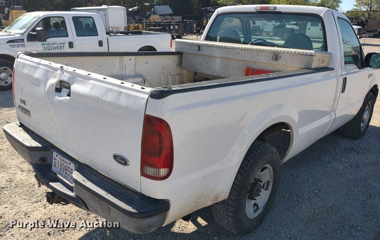 image for item LL9099 2006 Ford F250 Super Duty XL  pickup truck