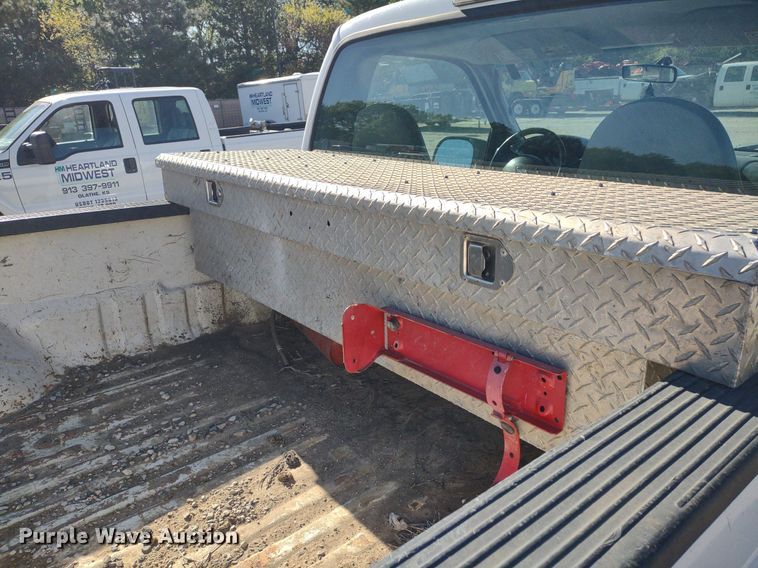 image for item LL9099 2006 Ford F250 Super Duty XL  pickup truck