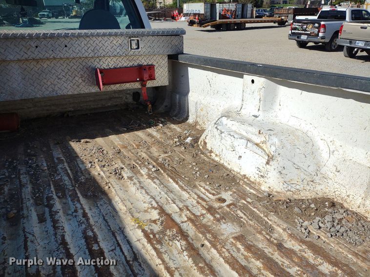 image for item LL9099 2006 Ford F250 Super Duty XL  pickup truck