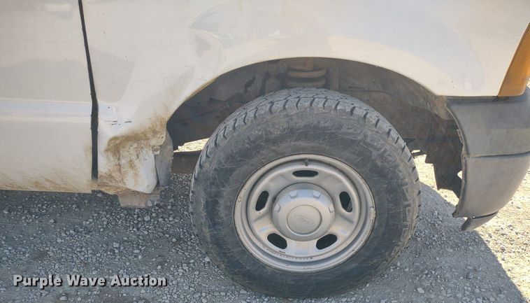 image for item LL9099 2006 Ford F250 Super Duty XL  pickup truck