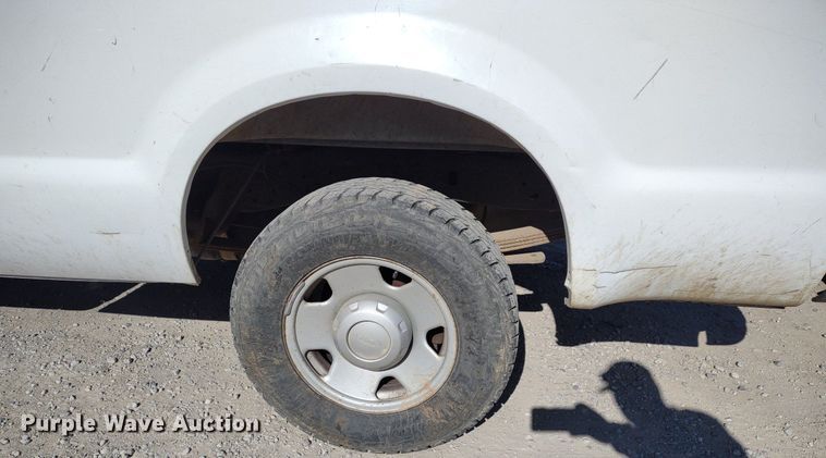 image for item LL9099 2006 Ford F250 Super Duty XL  pickup truck