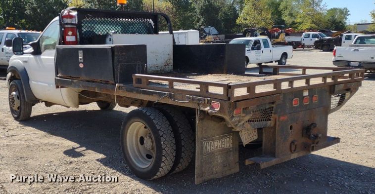 image for item LL9100 2007 Ford F450 Super Duty XL  flatbed truck