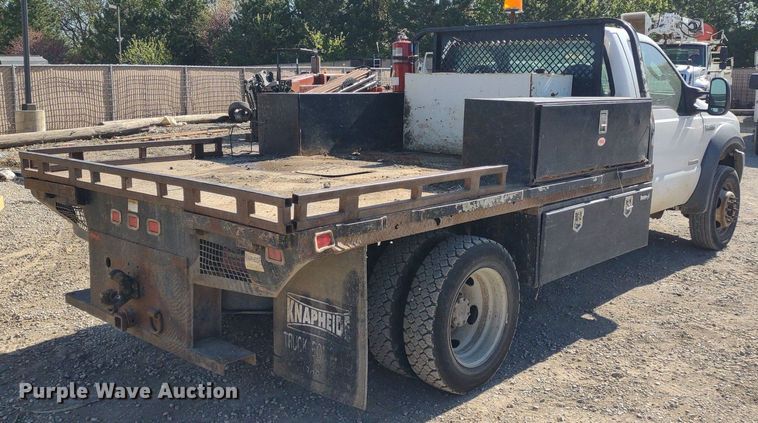 image for item LL9100 2007 Ford F450 Super Duty XL  flatbed truck