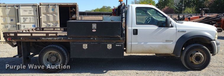 image for item LL9100 2007 Ford F450 Super Duty XL  flatbed truck