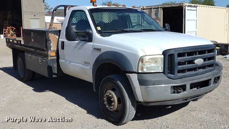 image for item LL9100 2007 Ford F450 Super Duty XL  flatbed truck