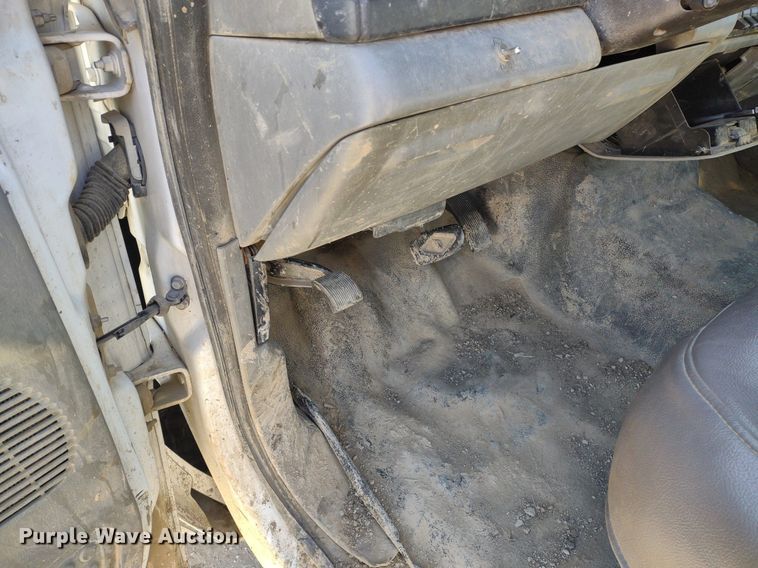 image for item LL9100 2007 Ford F450 Super Duty XL  flatbed truck