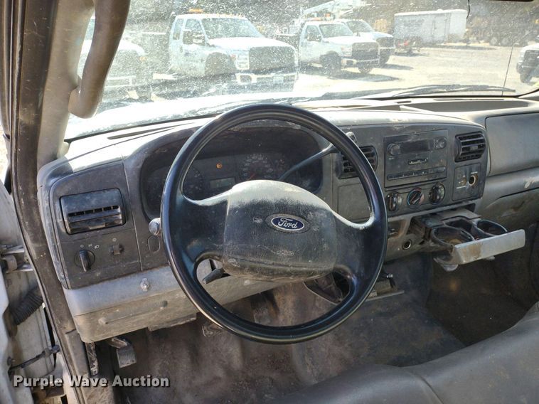 image for item LL9100 2007 Ford F450 Super Duty XL  flatbed truck