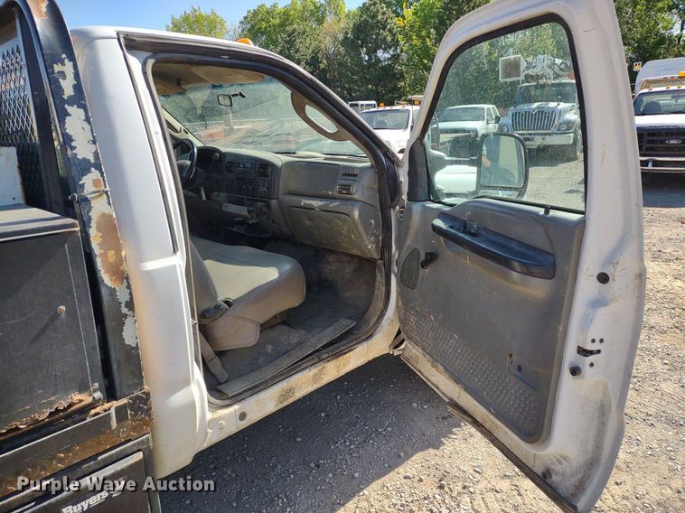 image for item LL9100 2007 Ford F450 Super Duty XL  flatbed truck