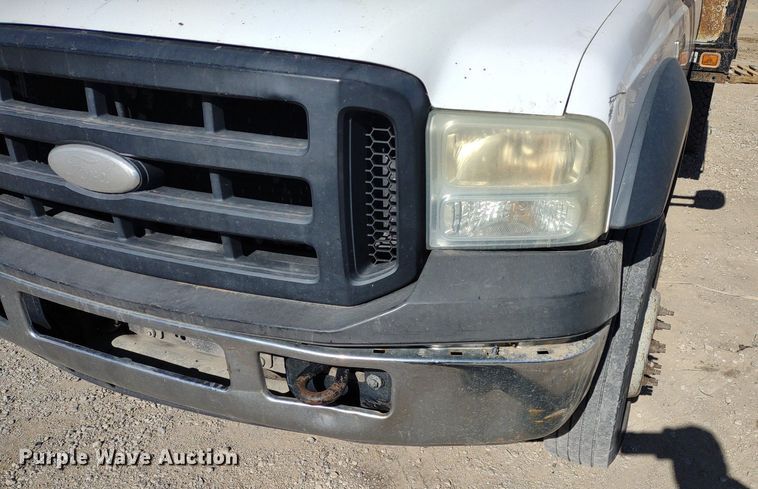 image for item LL9100 2007 Ford F450 Super Duty XL  flatbed truck