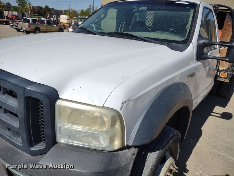 image for item LL9100 2007 Ford F450 Super Duty XL  flatbed truck