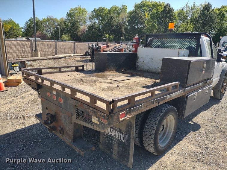 image for item LL9100 2007 Ford F450 Super Duty XL  flatbed truck