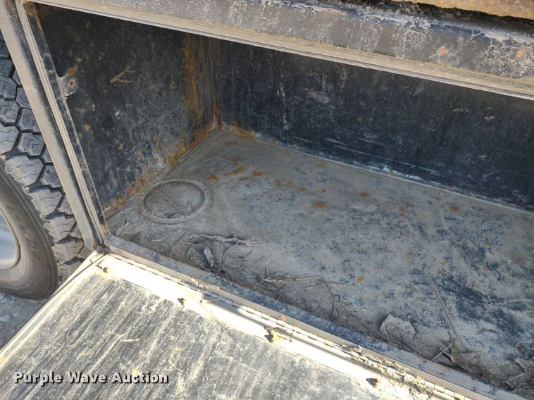 image for item LL9100 2007 Ford F450 Super Duty XL  flatbed truck