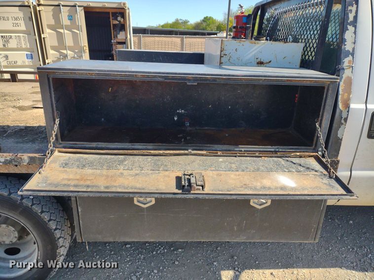 image for item LL9100 2007 Ford F450 Super Duty XL  flatbed truck