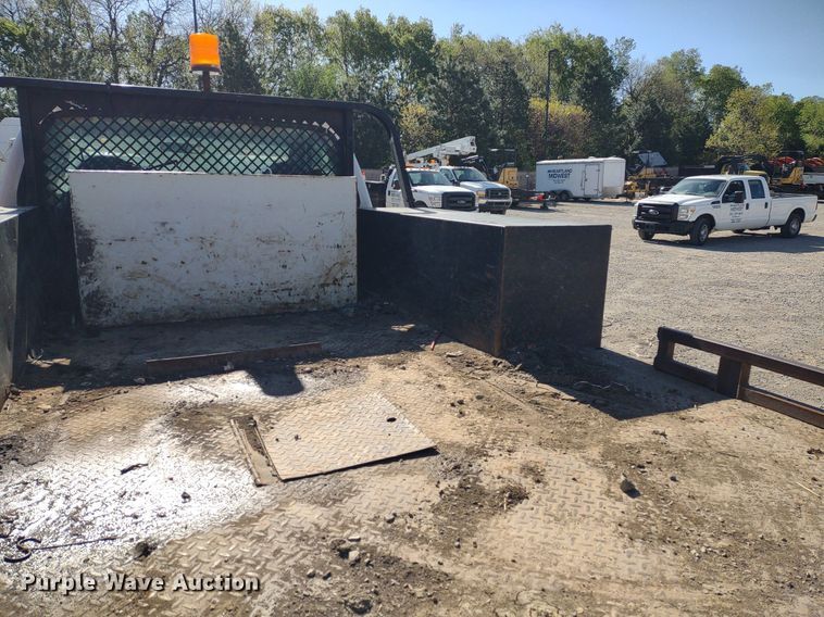image for item LL9100 2007 Ford F450 Super Duty XL  flatbed truck
