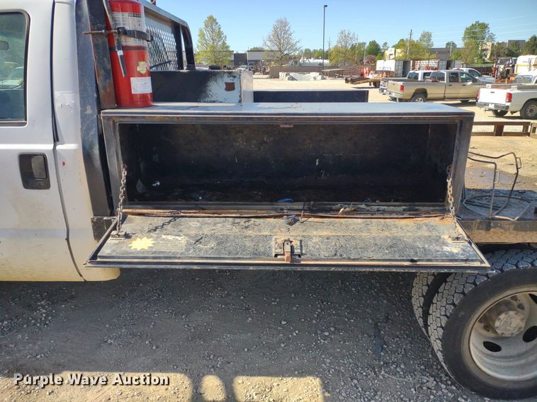image for item LL9100 2007 Ford F450 Super Duty XL  flatbed truck