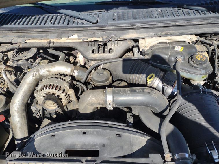 image for item LL9100 2007 Ford F450 Super Duty XL  flatbed truck