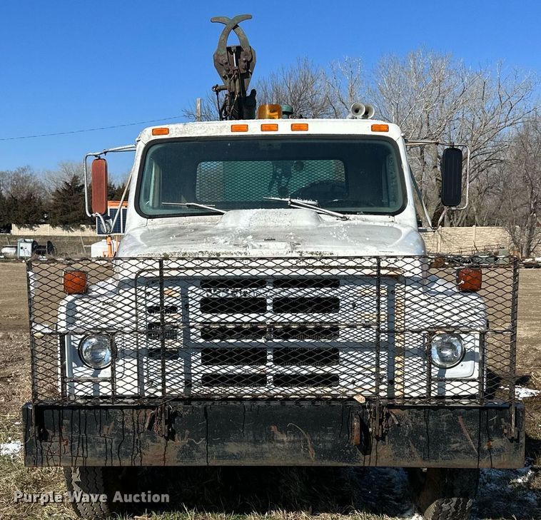 image for item LN9343 1985 International F1954  pressure digger truck