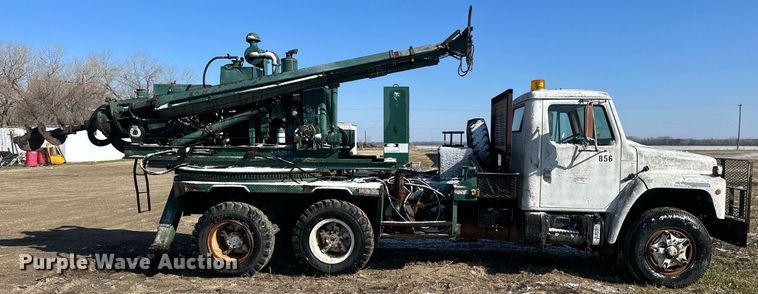 image for item LN9343 1985 International F1954  pressure digger truck