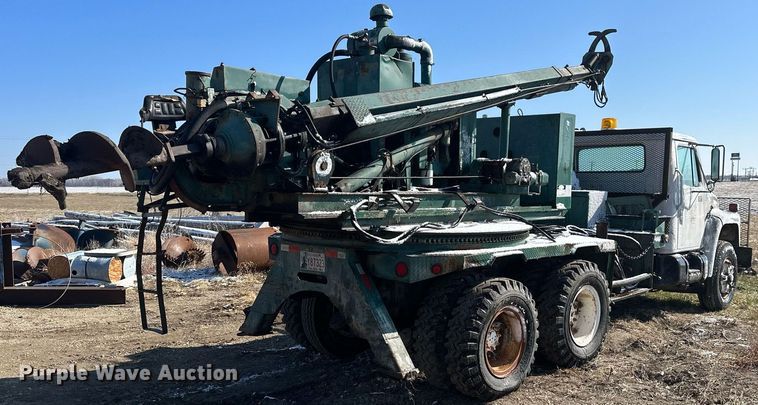 image for item LN9343 1985 International F1954  pressure digger truck