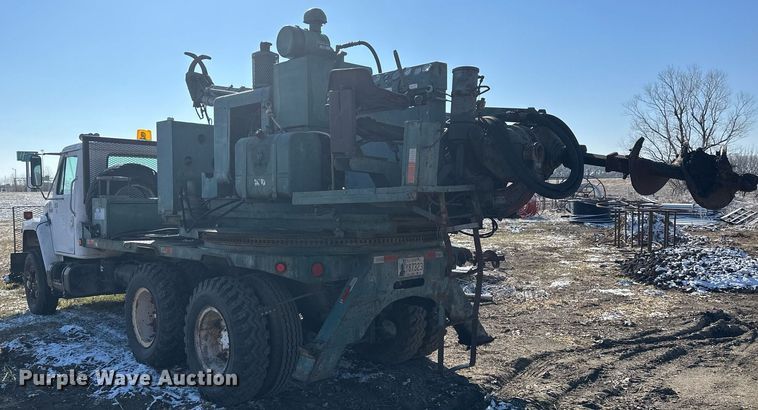 image for item LN9343 1985 International F1954  pressure digger truck