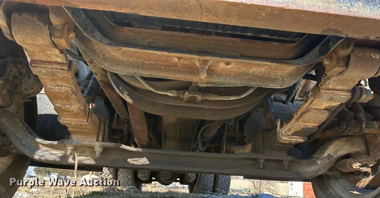 image for item LN9343 1985 International F1954  pressure digger truck