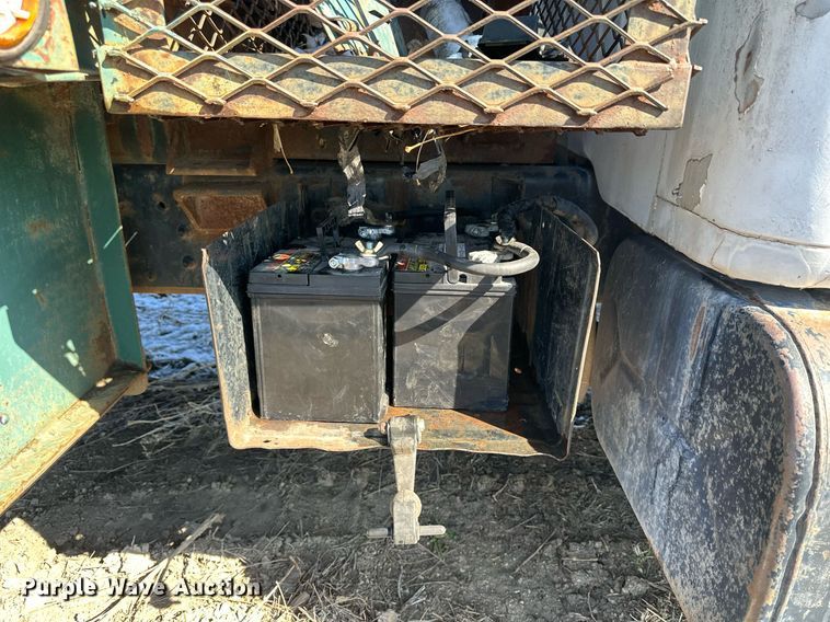 image for item LN9343 1985 International F1954  pressure digger truck