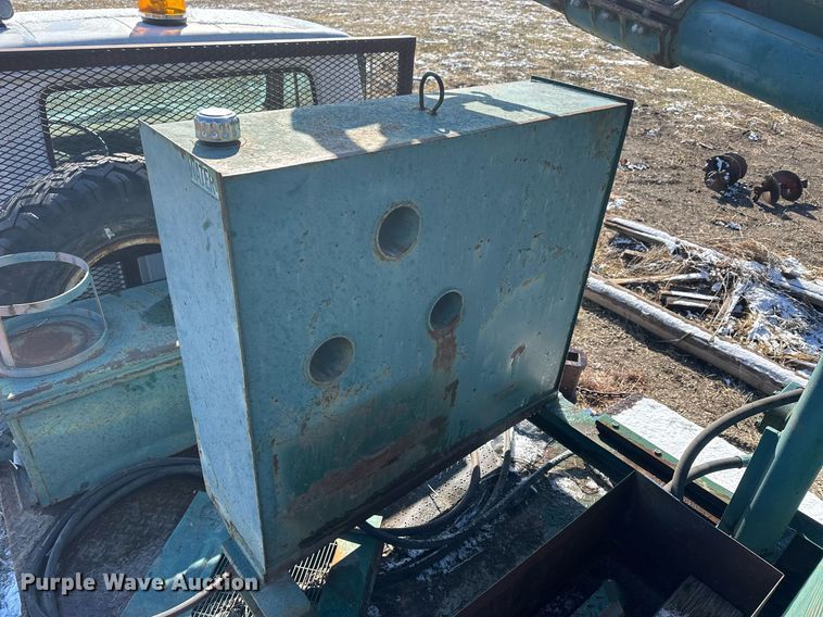 image for item LN9343 1985 International F1954  pressure digger truck