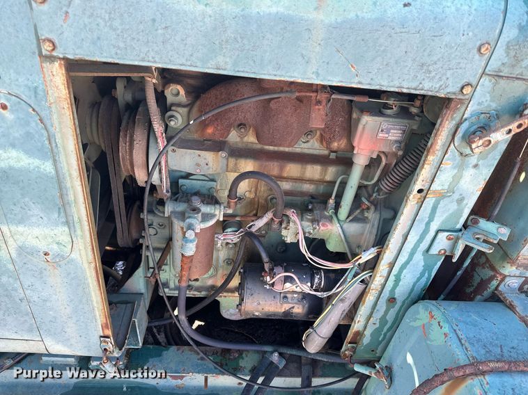 image for item LN9343 1985 International F1954  pressure digger truck