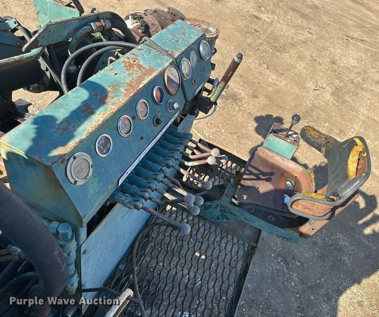 image for item LN9343 1985 International F1954  pressure digger truck