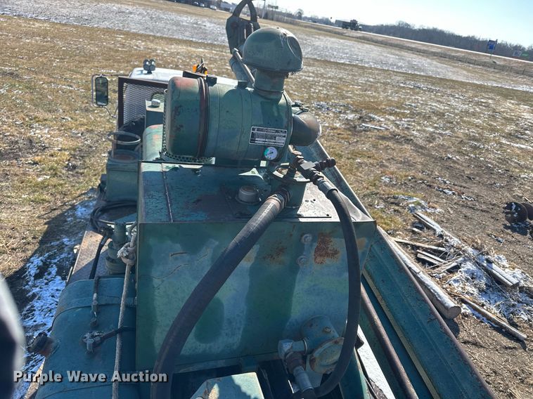 image for item LN9343 1985 International F1954  pressure digger truck