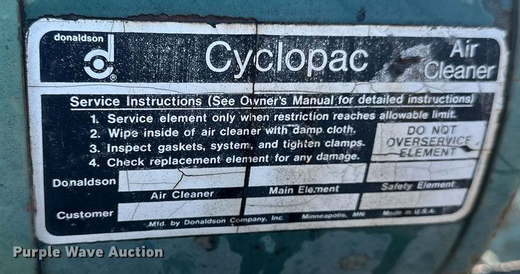 image for item LN9343 1985 International F1954  pressure digger truck