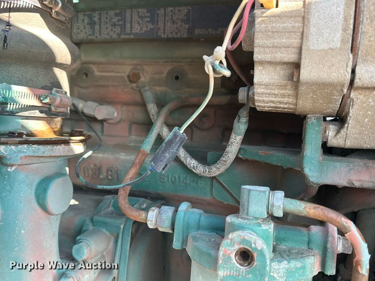 image for item LN9343 1985 International F1954  pressure digger truck