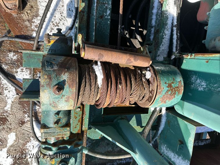 image for item LN9343 1985 International F1954  pressure digger truck