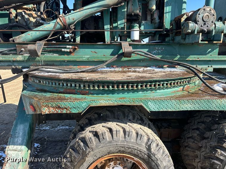 image for item LN9343 1985 International F1954  pressure digger truck