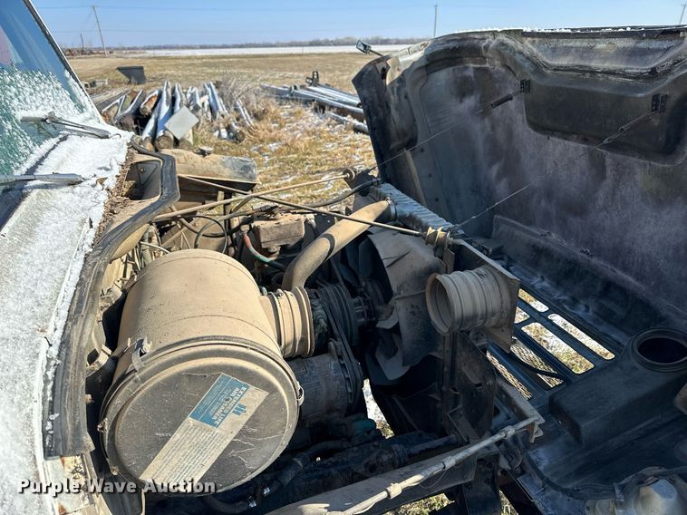 image for item LN9343 1985 International F1954  pressure digger truck