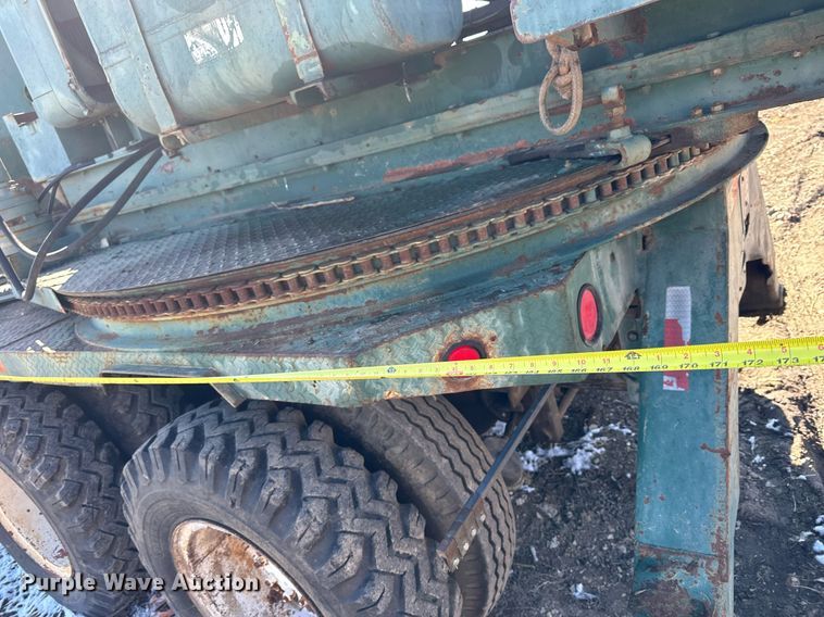 image for item LN9343 1985 International F1954  pressure digger truck