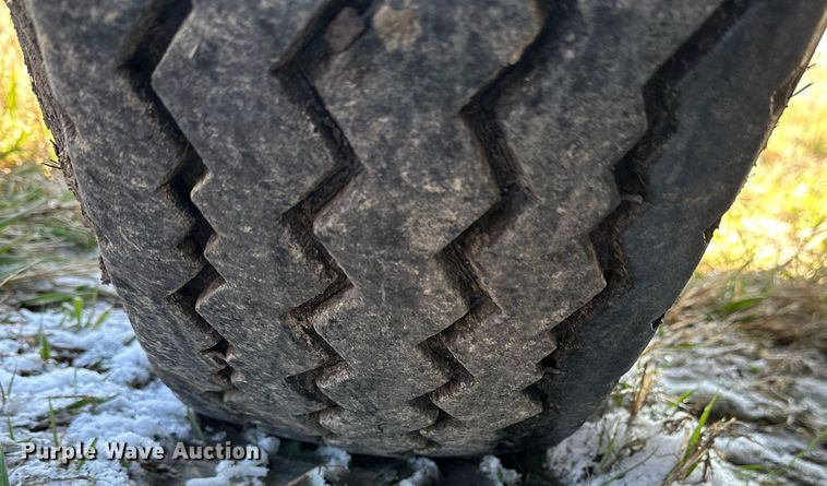 image for item LN9343 1985 International F1954  pressure digger truck