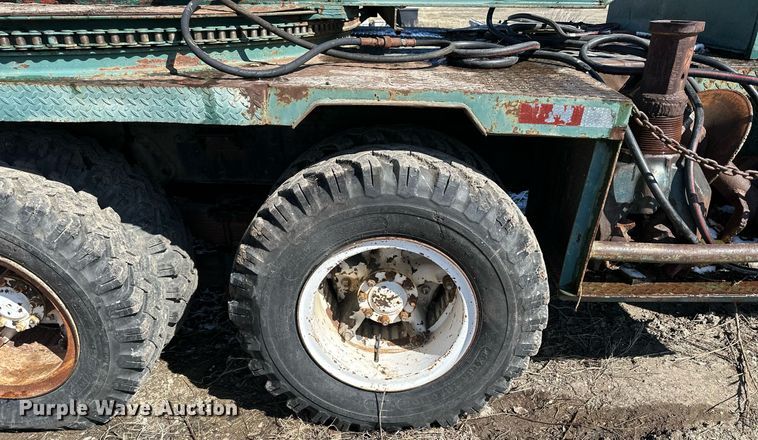 image for item LN9343 1985 International F1954  pressure digger truck