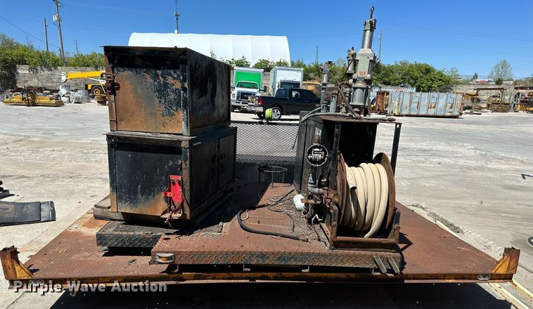 image for item LP9879 Flatbed