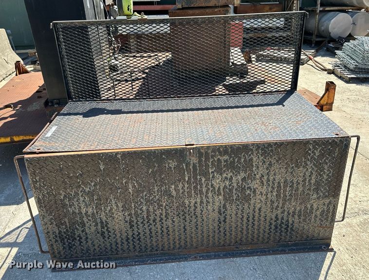 image for item LP9879 Flatbed