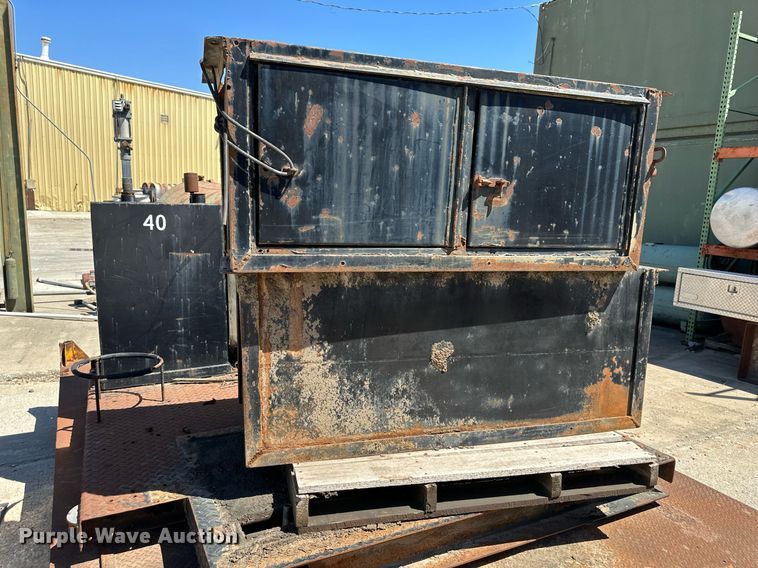 image for item LP9879 Flatbed