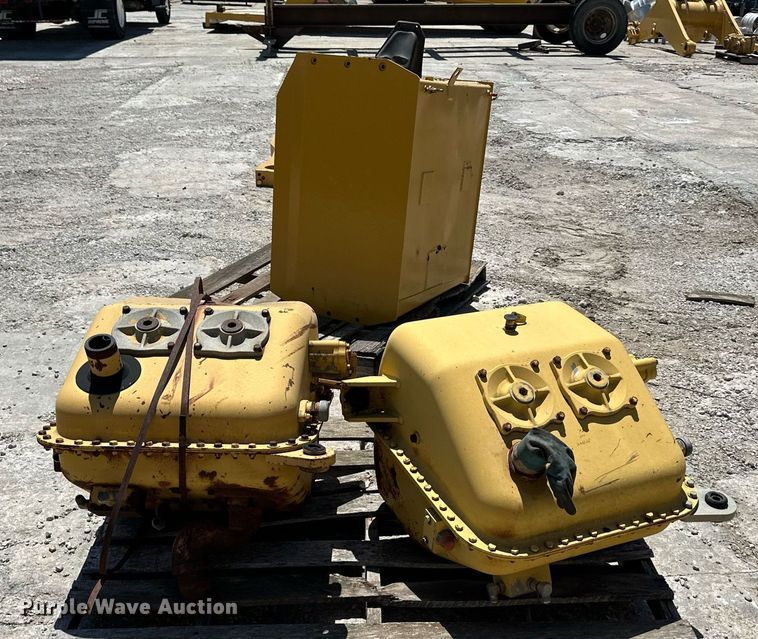 image for item LP9882 Caterpillar 973  parts