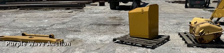 image for item LP9882 Caterpillar 973  parts