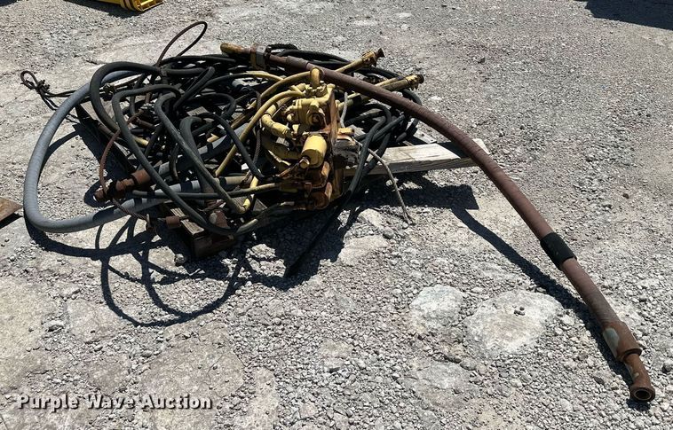 image for item LP9883 Caterpillar 973  parts