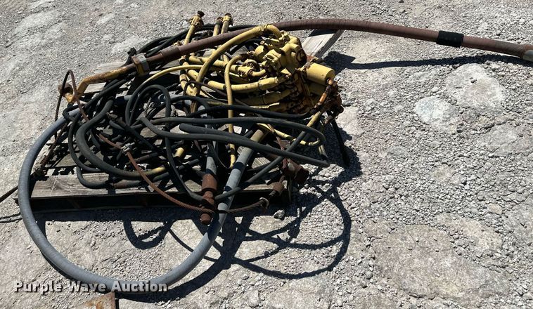 image for item LP9883 Caterpillar 973  parts