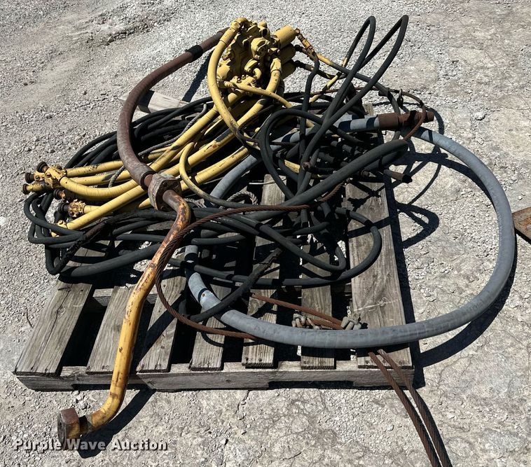 image for item LP9883 Caterpillar 973  parts