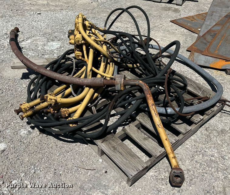 image for item LP9883 Caterpillar 973  parts