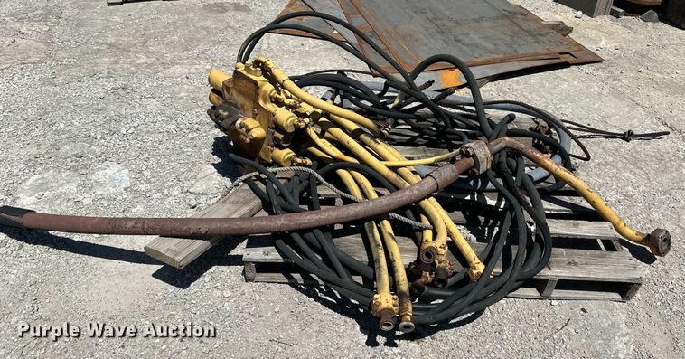 image for item LP9883 Caterpillar 973  parts