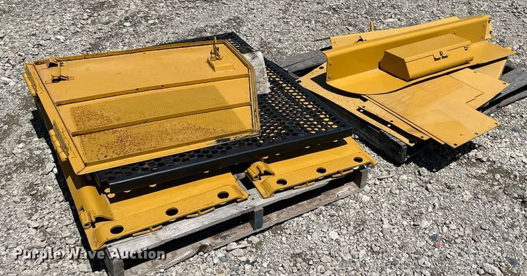 image for item LP9884 Caterpillar 973  parts